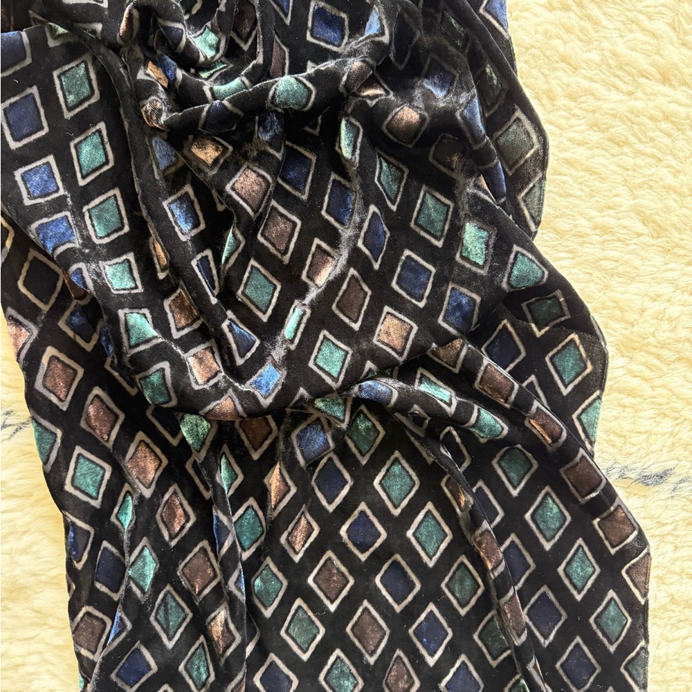 Geometric Patterned Scarf - Black, Blue, Green